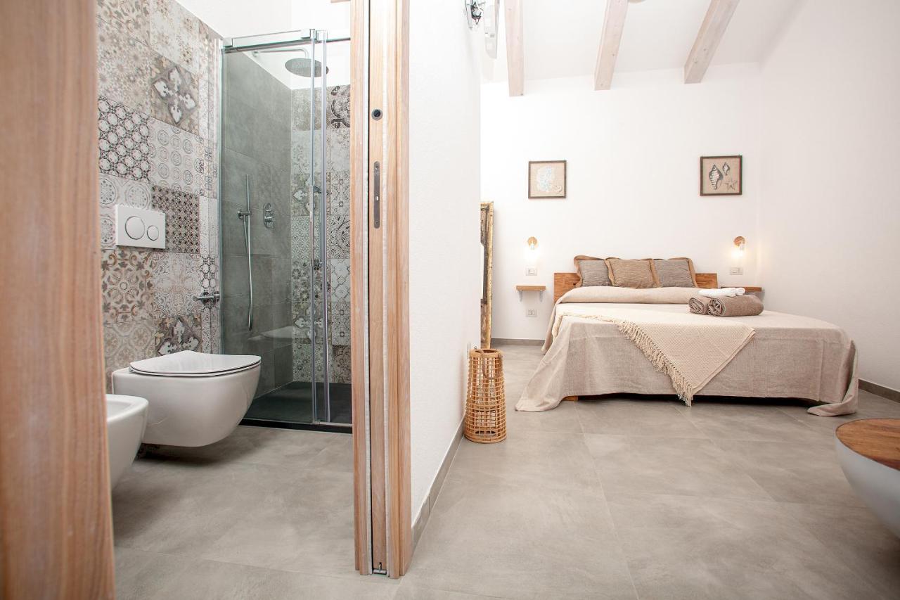 סנטה טרזה גאיורה La Casa Di Memmi Suites & Rooms מראה חיצוני תמונה