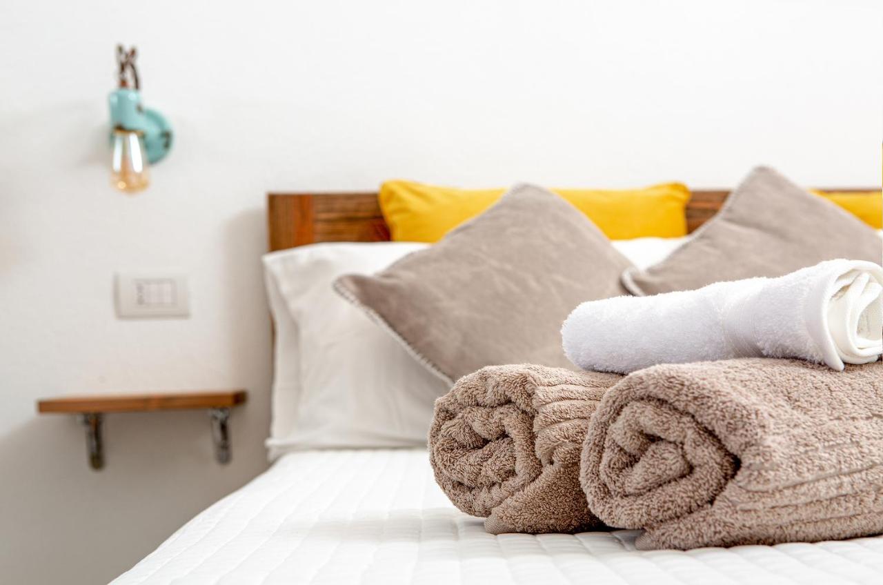 סנטה טרזה גאיורה La Casa Di Memmi Suites & Rooms מראה חיצוני תמונה